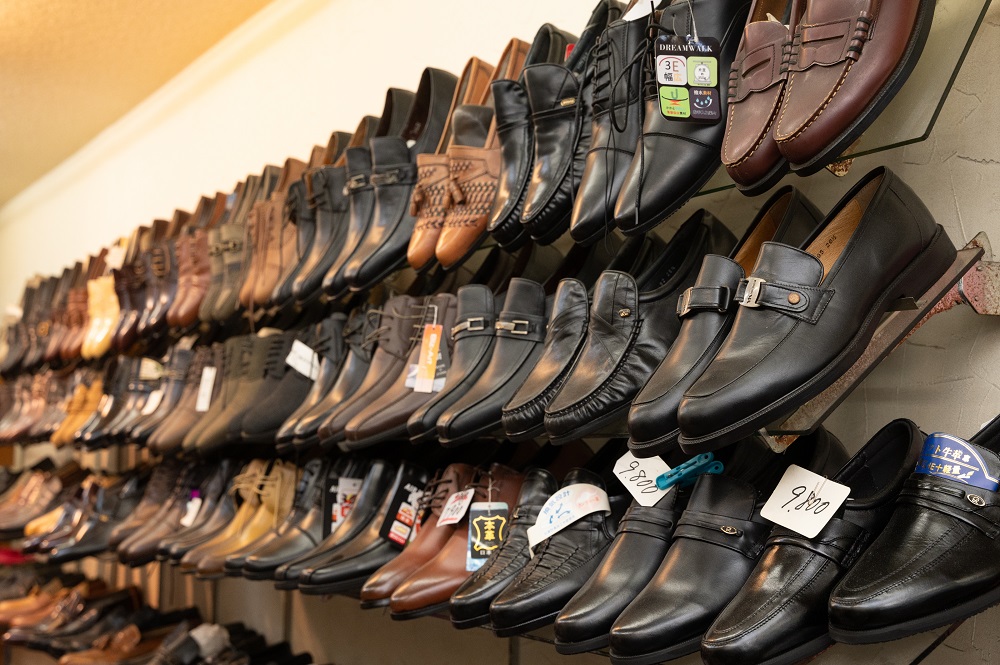 ⑪ 靴の東洋